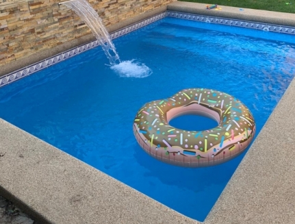 PISCINA  RECTANGULAR  4.4X3.15X1.50 mts.